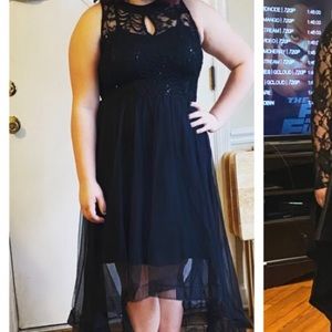 🖤🖤NWOT  HIGH LOW SEMI FORMAL DRESS🖤🖤